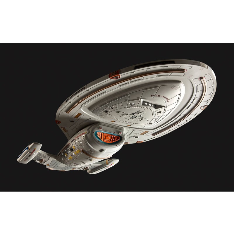Maqueta Revell USS Voyager con 1001hobbies (Ref.04992)