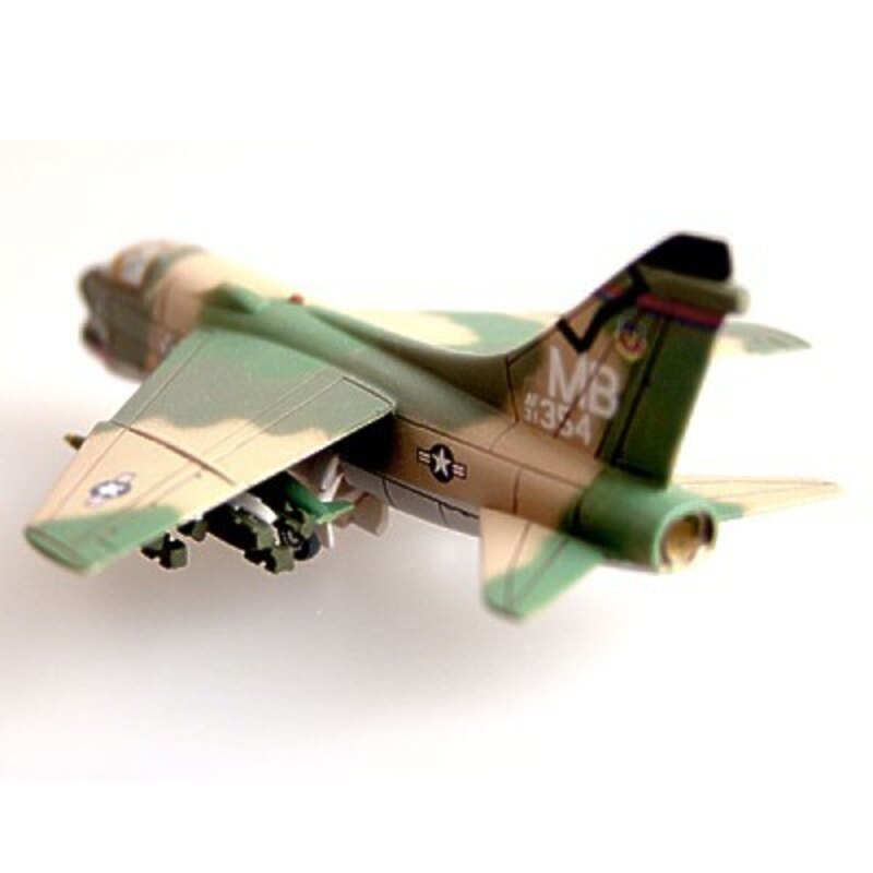 Vought A-7D CORSAIR II (ex FE Resin FER14487) 