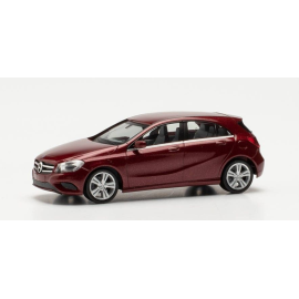 MERCEDES A-KLASSE metallic rood