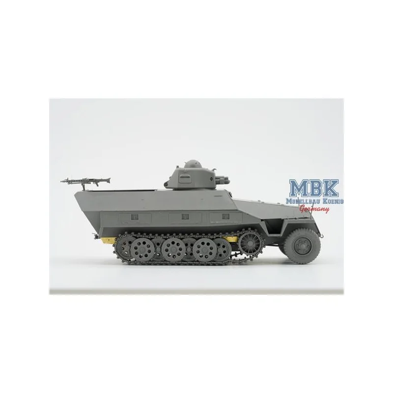 BORDER MODEL: 1/35; Sd.Kfz.251 /1 Ausf.D with R35 turret with PE and workable tracks Militaire modelbouw