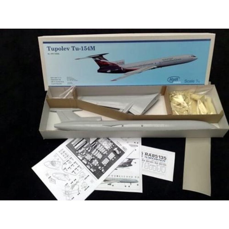 Tupolev Tu-154 Decals Aeroflot (one piece fuselage and wings with resin engines, vacform windows etc) Modelvliegtuigen