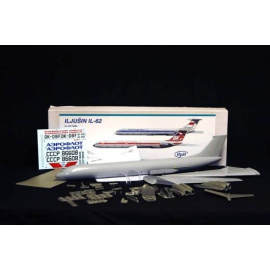 Iljushin Il-62 Decals Aeroflot and OK Jet (one piece fuselage and wings with resin engines, vacform windows etc) Modelvliegtuige